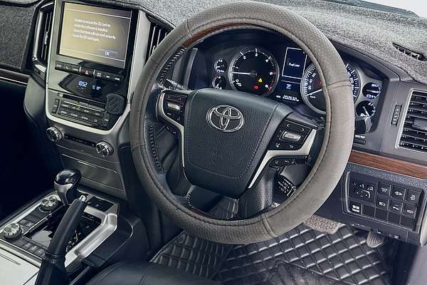 2017 Toyota LANDCRUISER SAHARA (4x4) VDJ200R MY16