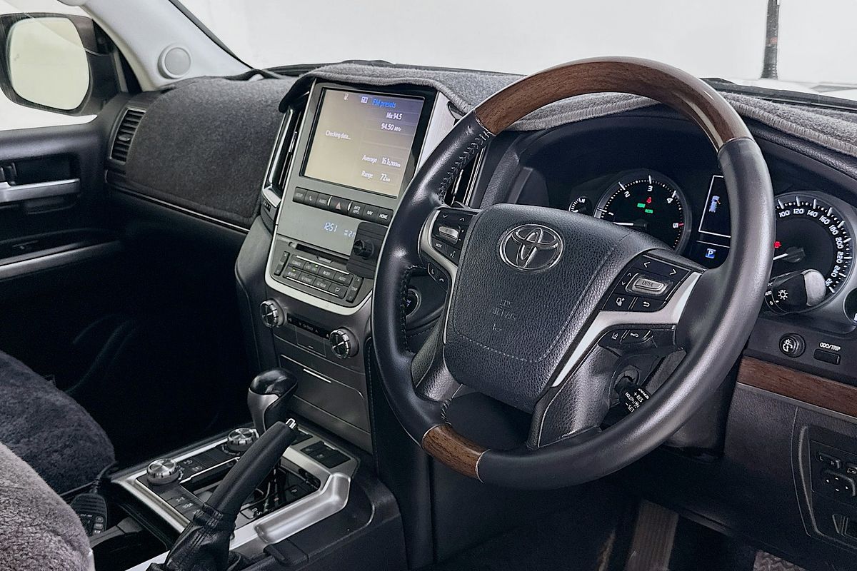 2016 Toyota LANDCRUISER Sahara VDJ200R