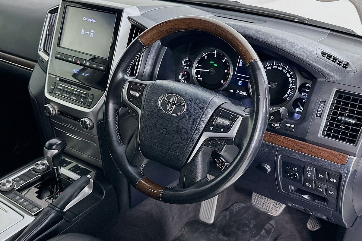 2020 Toyota LANDCRUISER LC200 SAHARA (4x4) VDJ200R