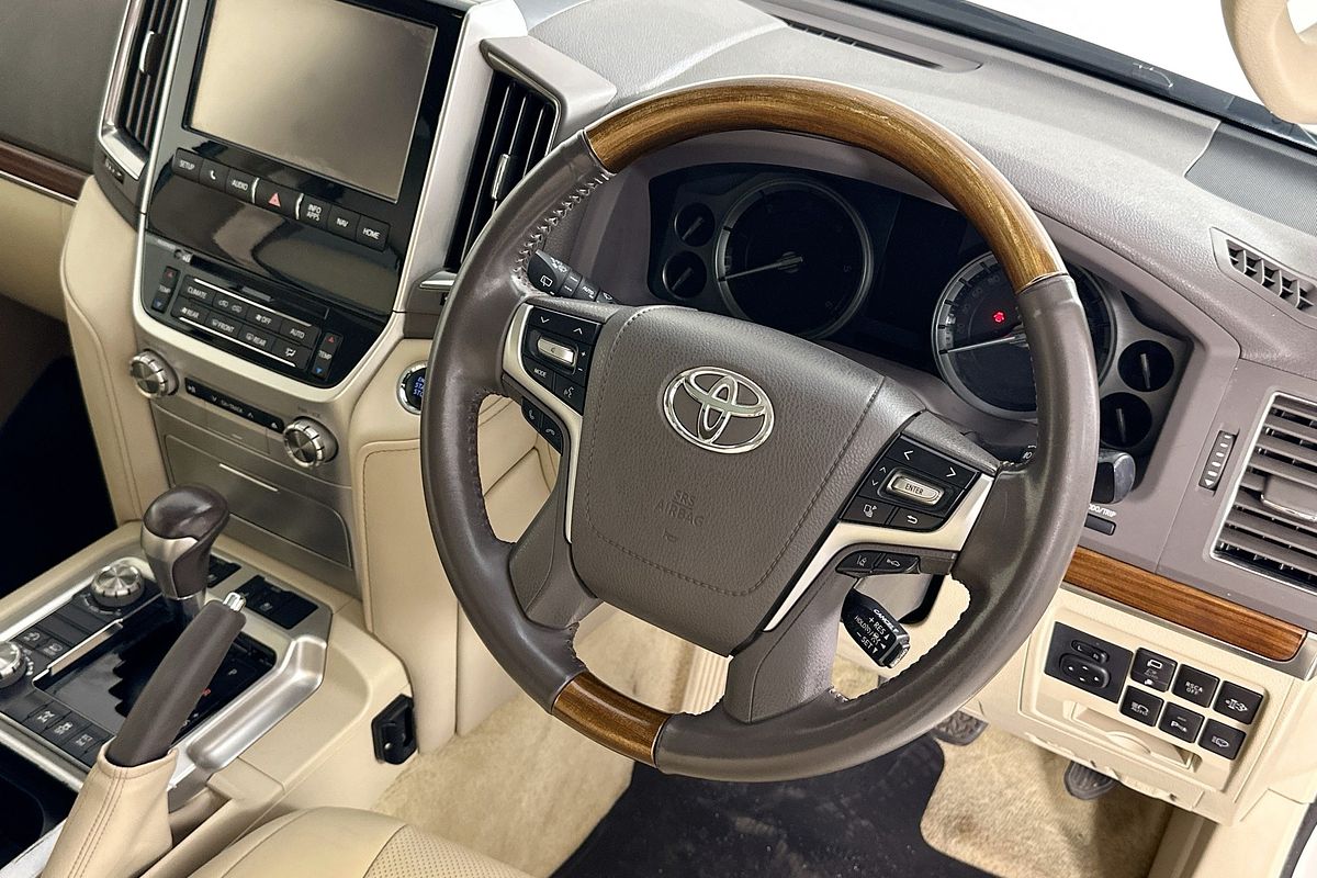 2018 Toyota LANDCRUISER SAHARA (4x4) VDJ200R MY16
