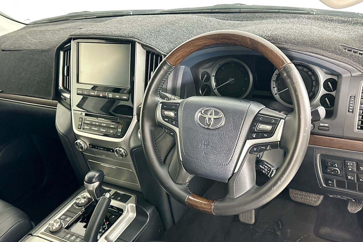 2019 Toyota LANDCRUISER LC200 SAHARA (4x4) VDJ200R