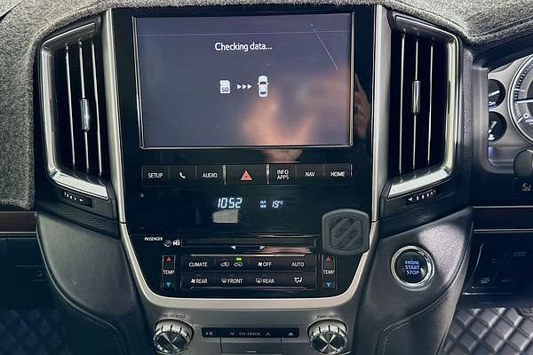 2017 Toyota LANDCRUISER SAHARA (4x4) VDJ200R MY16