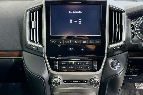 2020 Toyota LANDCRUISER LC200 SAHARA (4x4) VDJ200R