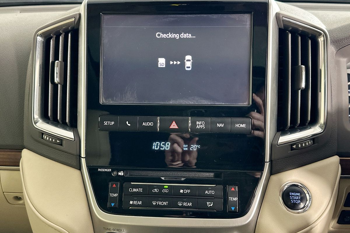 2018 Toyota LANDCRUISER SAHARA (4x4) VDJ200R MY16