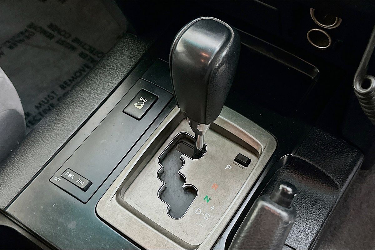 2007 Toyota LANDCRUISER GXL (4x4) VDJ200R