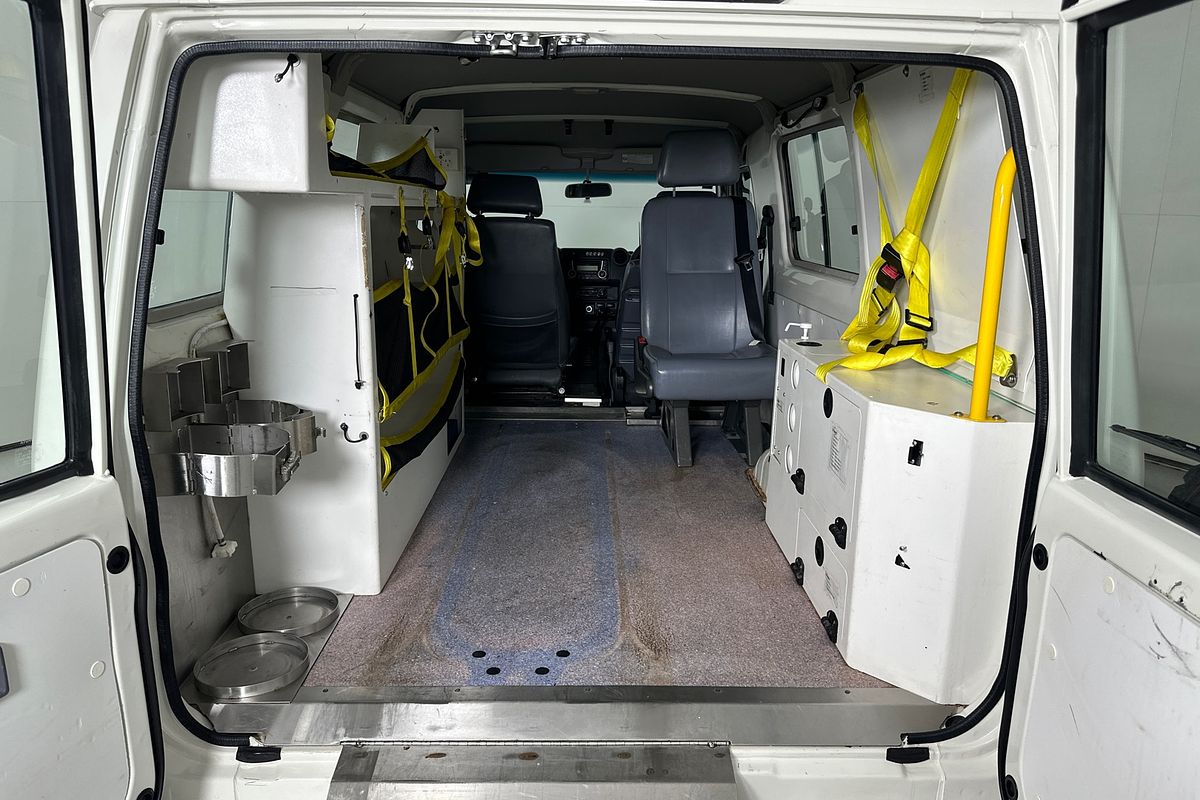 2015 Toyota LANDCRUISER WORKMATE (4x4) 2 SEAT VDJ78R MY12 UPDATE