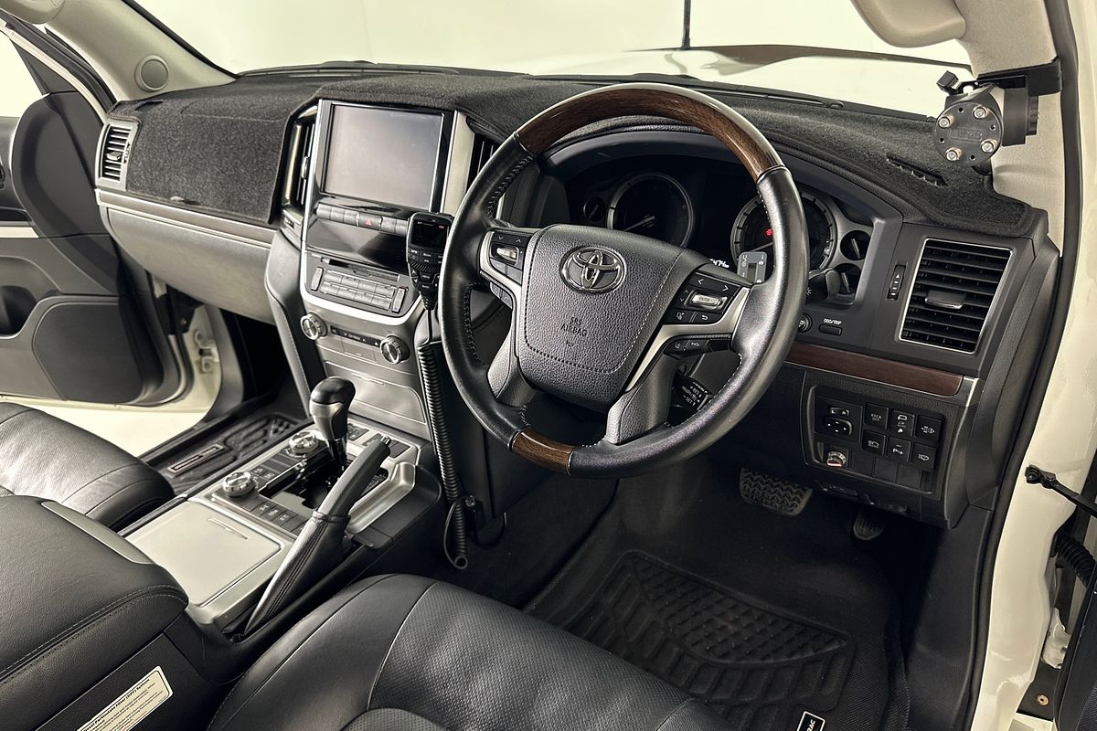 2021 Toyota LANDCRUISER LC200 SAHARA (4x4) VDJ200R