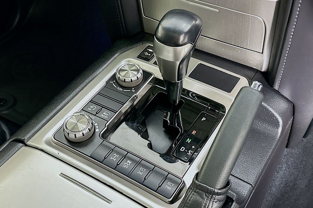 2017 Toyota LANDCRUISER VX (4x4) VDJ200R MY16