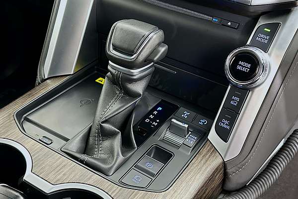2022 Toyota LANDCRUISER LC300 SAHARA (4x4) FJA300R