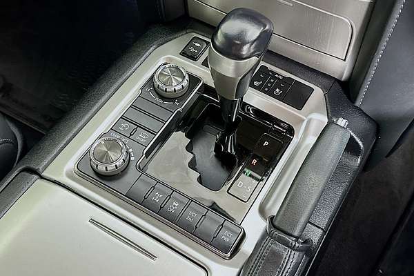 2020 Toyota LANDCRUISER LC200 SAHARA (4x4) VDJ200R