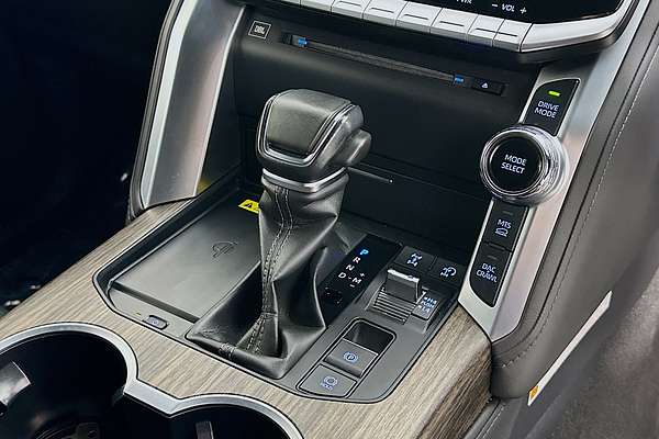 2022 Toyota Landcruiser LC300 SAHARA (4x4) FJA300R