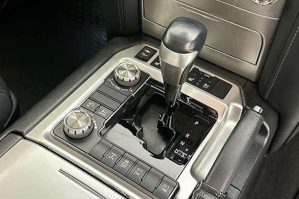 2019 Toyota LANDCRUISER LC200 SAHARA (4x4) VDJ200R