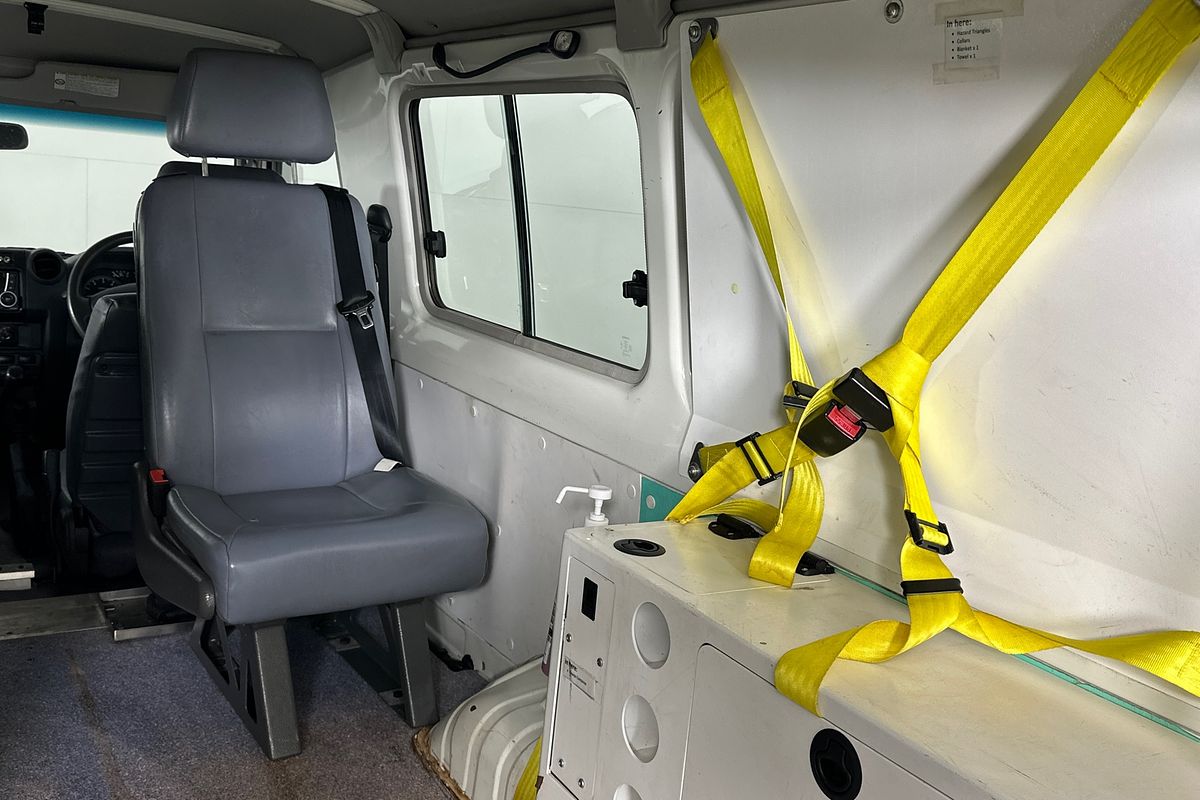 2015 Toyota LANDCRUISER WORKMATE (4x4) 2 SEAT VDJ78R MY12 UPDATE