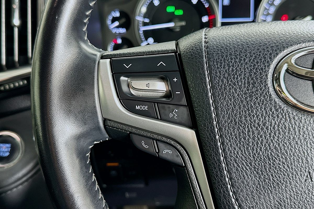 2020 Toyota LANDCRUISER LC200 SAHARA (4x4) VDJ200R