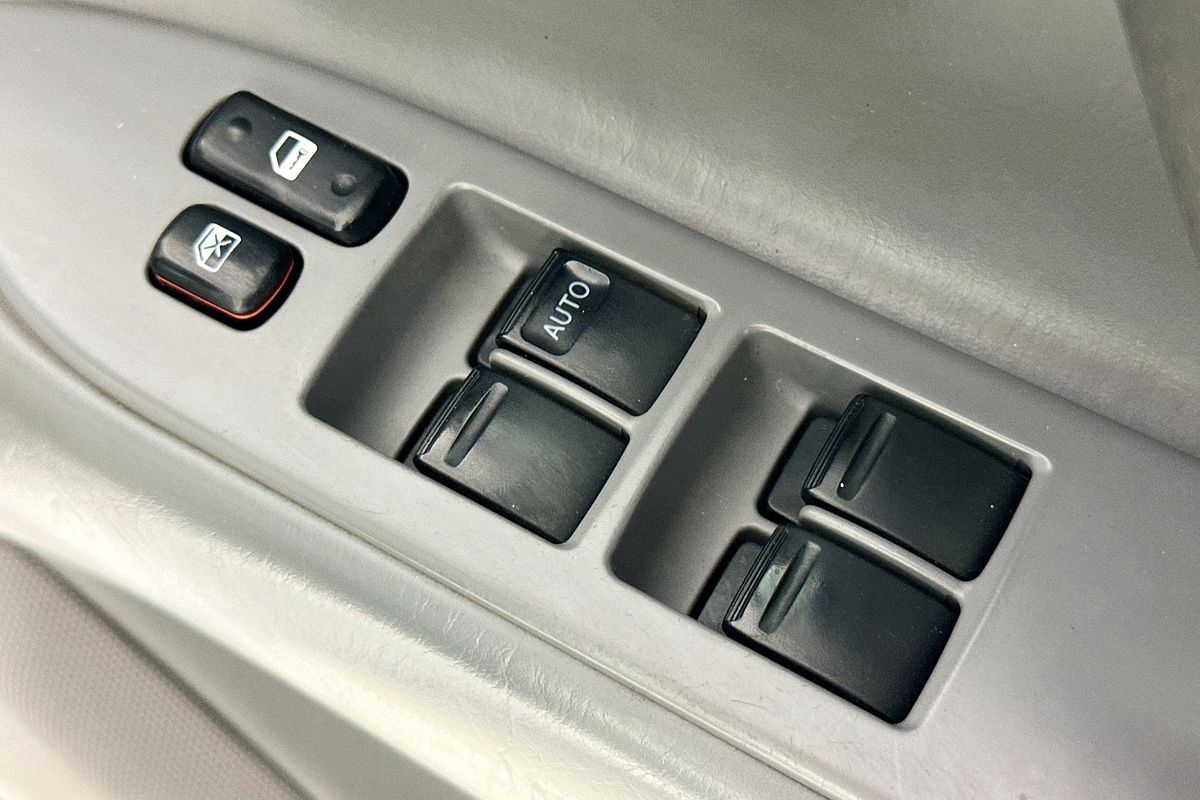 2001 Toyota LANDCRUISER 50th ANNIVERSARY (4x4) FZJ105R