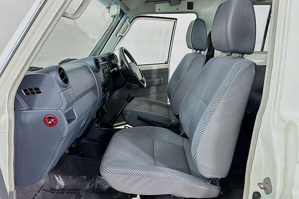 2016 Toyota Landcruiser GXL Troopcarrier VDJ78R