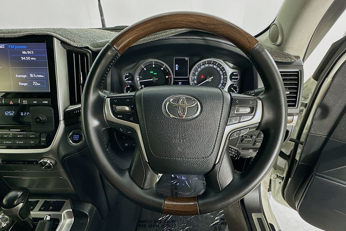 2016 Toyota LANDCRUISER Sahara VDJ200R