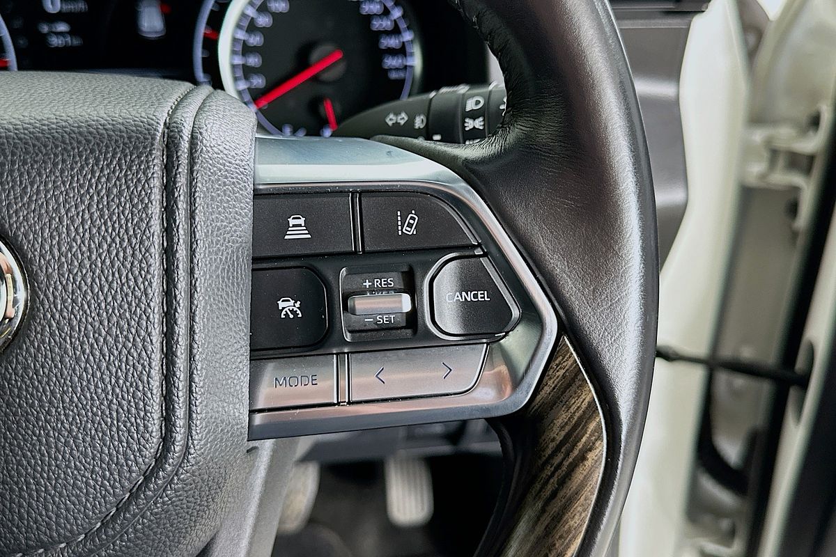 2022 Toyota LANDCRUISER LC300 SAHARA (4x4) FJA300R