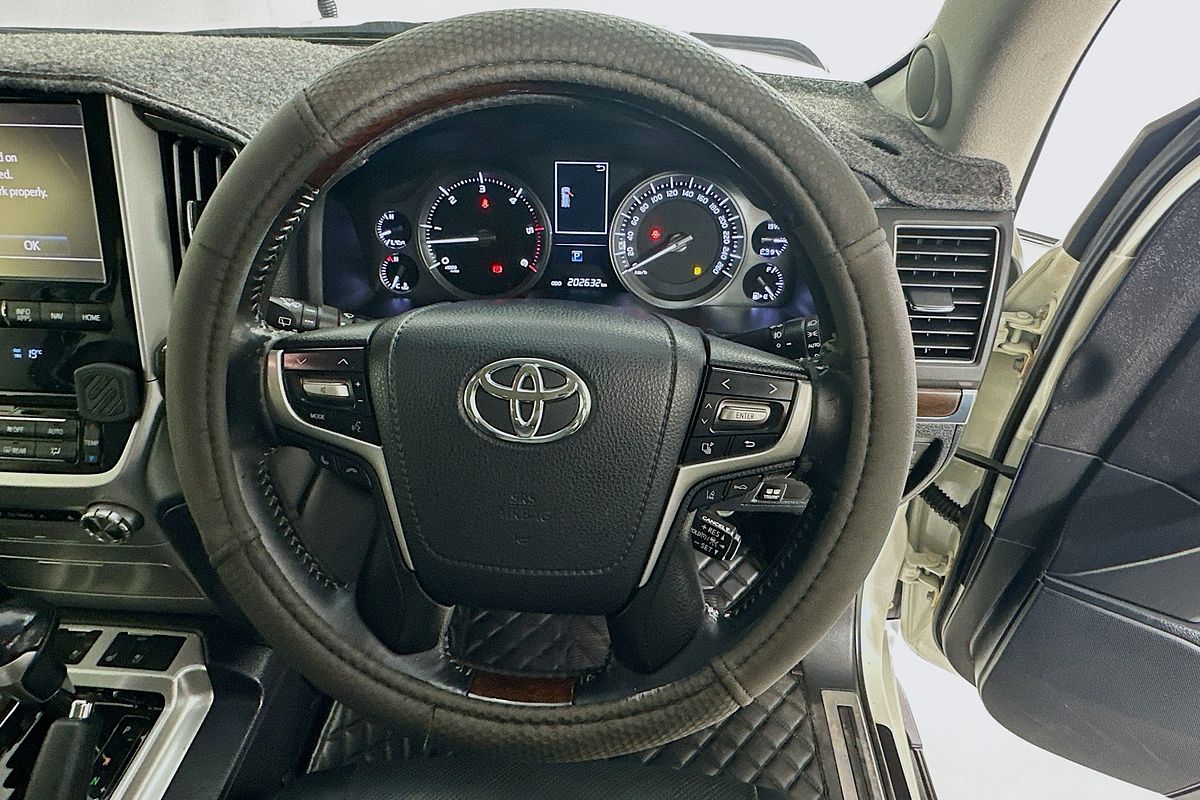2017 Toyota LANDCRUISER SAHARA (4x4) VDJ200R MY16