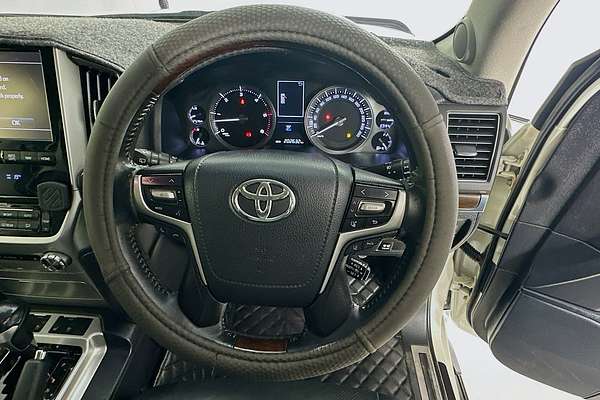 2017 Toyota LANDCRUISER SAHARA (4x4) VDJ200R MY16