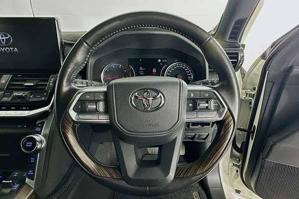 2022 Toyota LANDCRUISER LC300 SAHARA (4x4) FJA300R