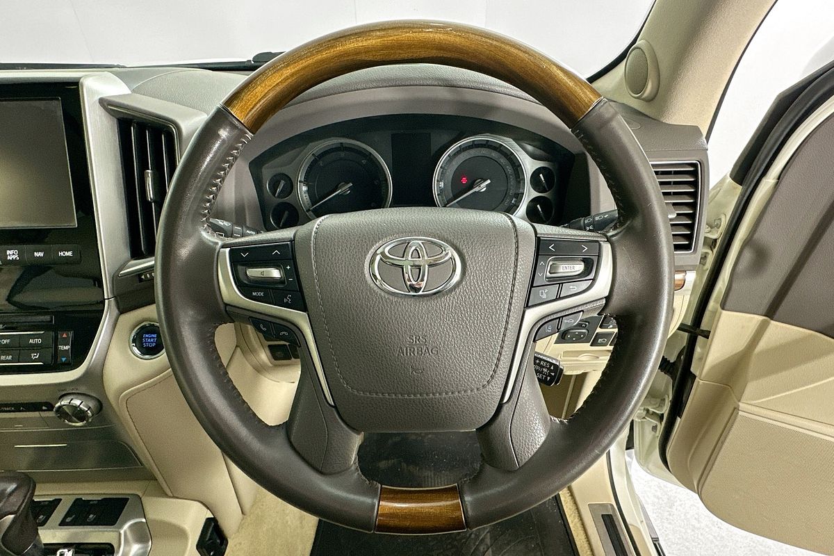 2018 Toyota LANDCRUISER SAHARA (4x4) VDJ200R MY16