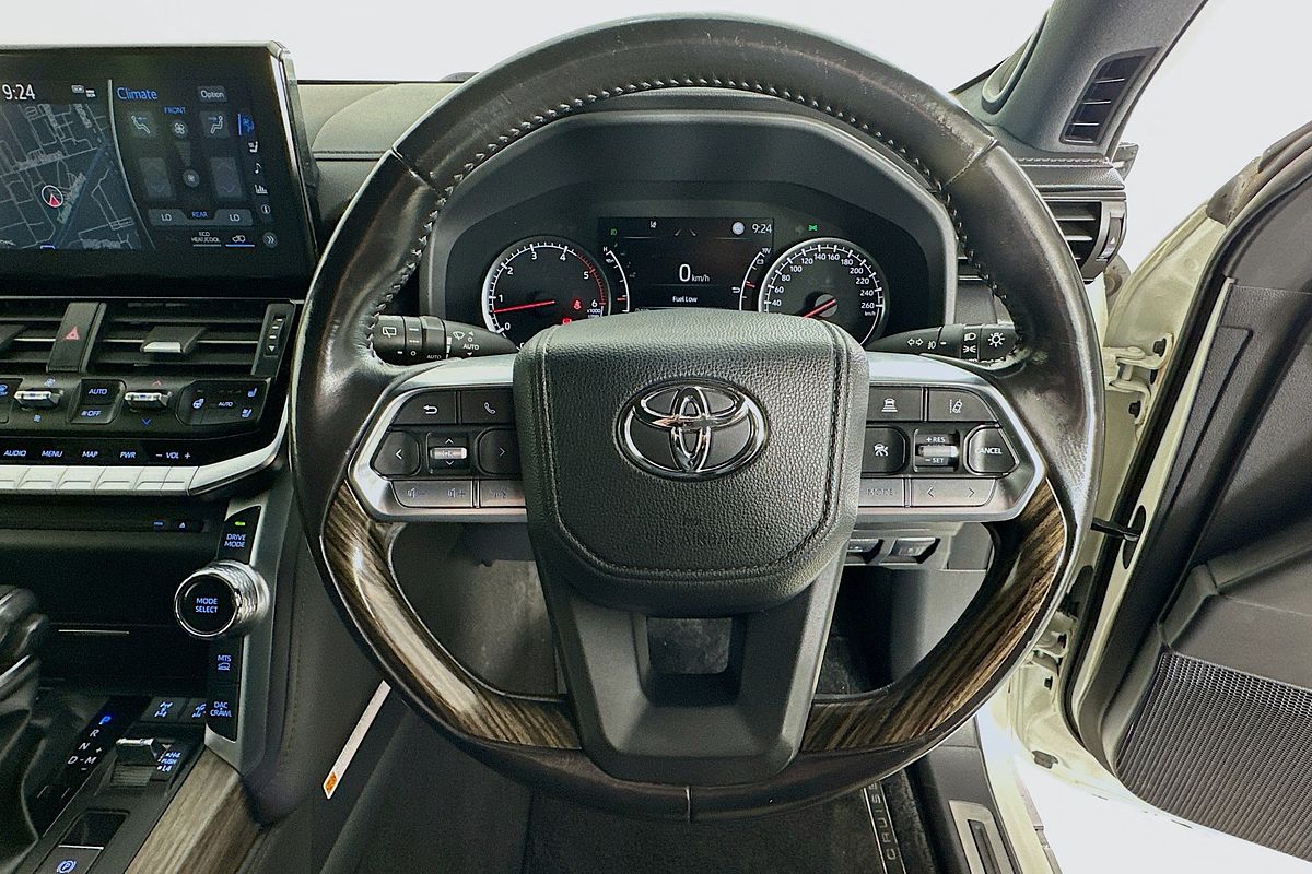 2022 Toyota Landcruiser LC300 SAHARA (4x4) FJA300R