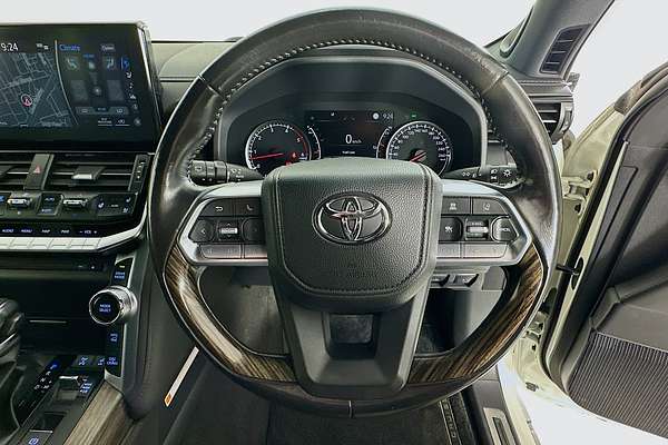 2022 Toyota Landcruiser LC300 SAHARA (4x4) FJA300R