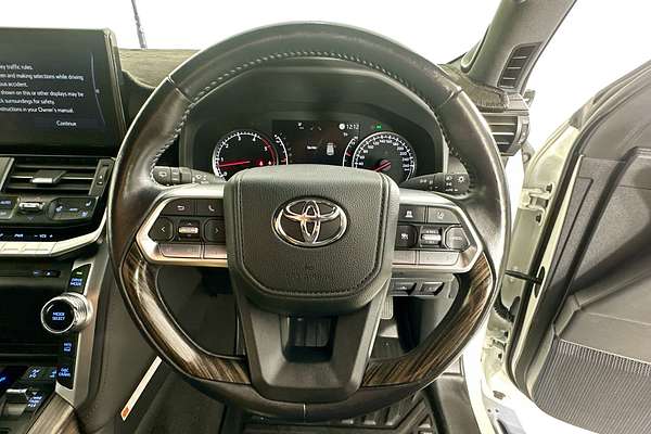 2022 Toyota LANDCRUISER LC300 SAHARA (4x4) FJA300R