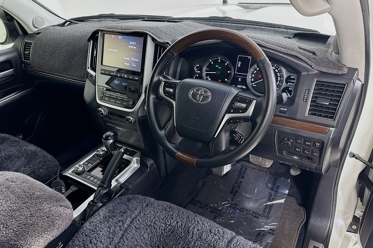 2016 Toyota LANDCRUISER Sahara VDJ200R