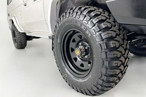2016 Toyota Landcruiser GXL Troopcarrier VDJ78R