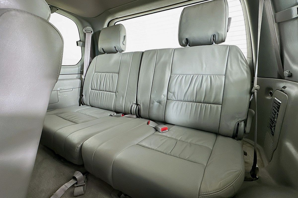 2004 Toyota LANDCRUISER SAHARA (4x4) HDJ100R