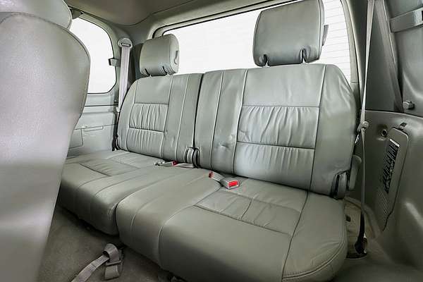 2004 Toyota LANDCRUISER SAHARA (4x4) HDJ100R