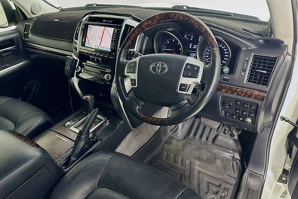 2015 Toyota Landcruiser Sahara VDJ200R