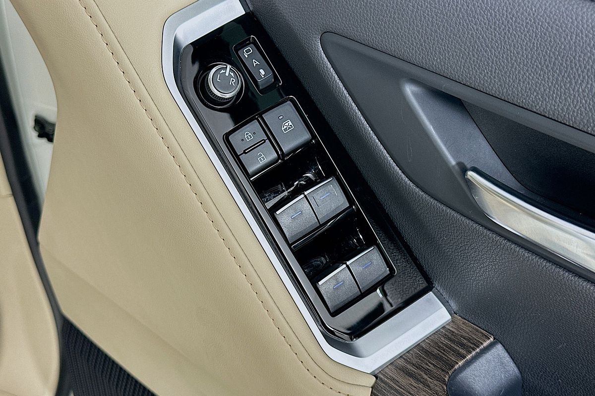 2022 Toyota LANDCRUISER LC300 VX (4x4) FJA300R