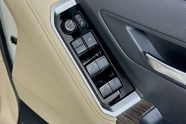 2022 Toyota LANDCRUISER LC300 VX (4x4) FJA300R