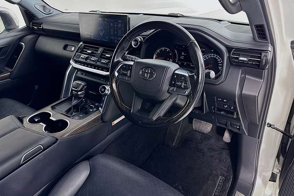 2022 Toyota Landcruiser LC300 SAHARA (4x4) FJA300R