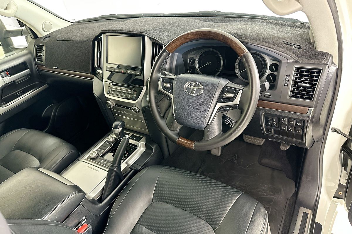 2019 Toyota LANDCRUISER LC200 SAHARA (4x4) VDJ200R