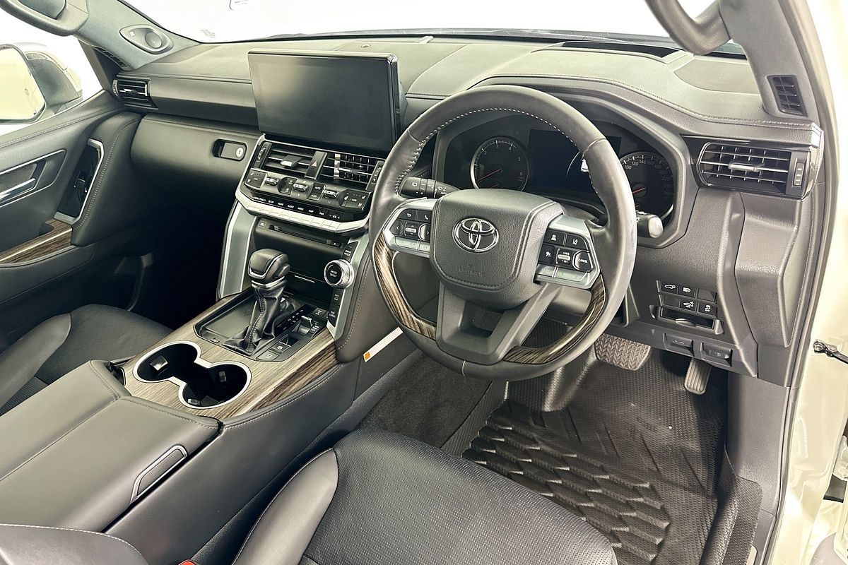2024 Toyota LANDCRUISER LC300 SAHARA (4x4) FJA300R
