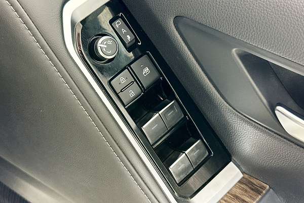 2023 Toyota Landcruiser LC300 VX (4x4) FJA300R