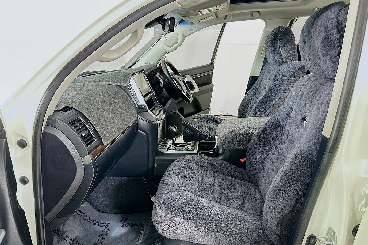 2016 Toyota LANDCRUISER Sahara VDJ200R