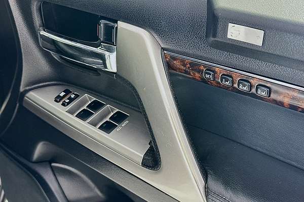 2015 Toyota Landcruiser Sahara VDJ200R