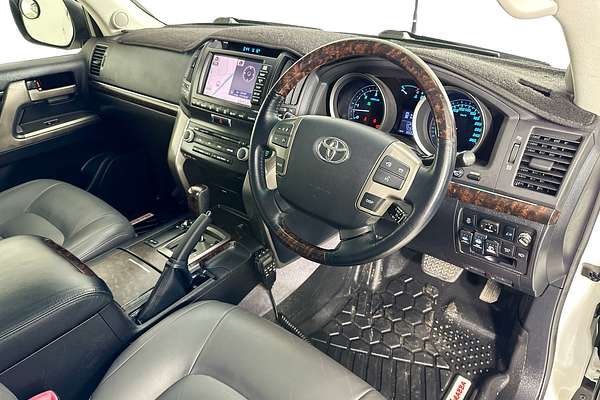 2011 Toyota LANDCRUISER SAHARA (4x4) VDJ200R 09 UPGRADE
