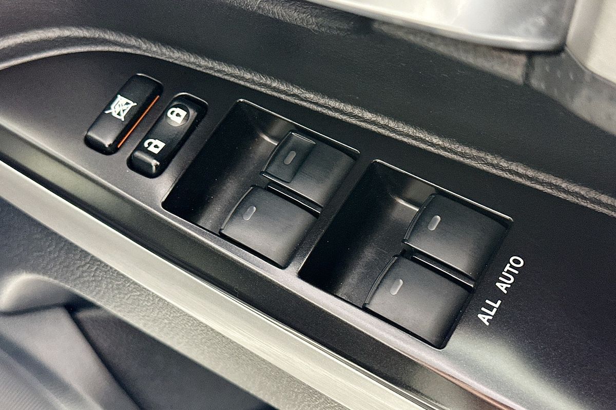 2019 Toyota LANDCRUISER LC200 SAHARA (4x4) VDJ200R