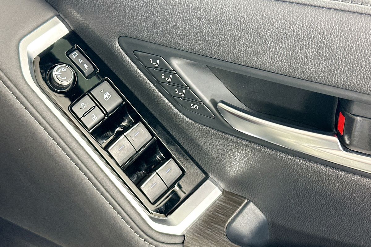 2023 Toyota LANDCRUISER LC300 GR-S (4x4) FJA300R