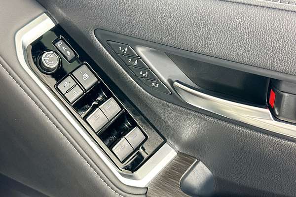 2023 Toyota LANDCRUISER LC300 GR-S (4x4) FJA300R