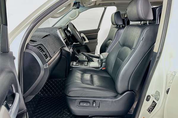 2017 Toyota LANDCRUISER SAHARA (4x4) VDJ200R MY16
