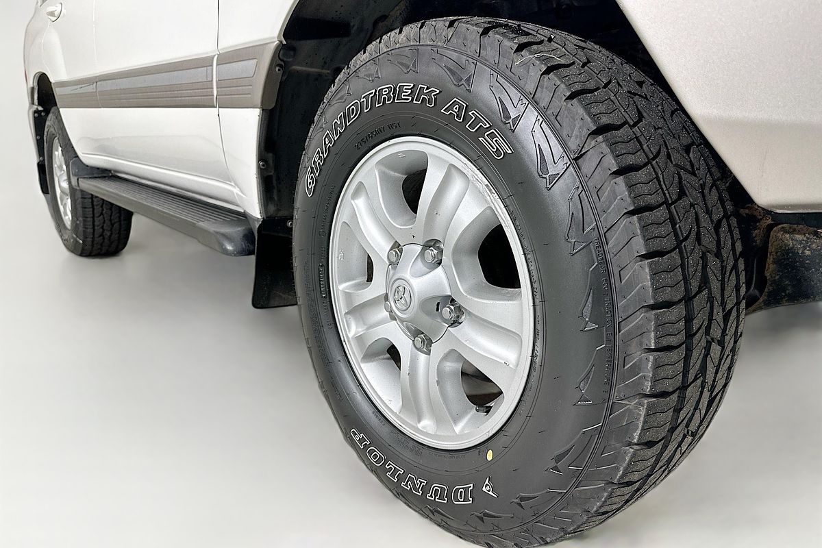 2004 Toyota LANDCRUISER SAHARA (4x4) HDJ100R