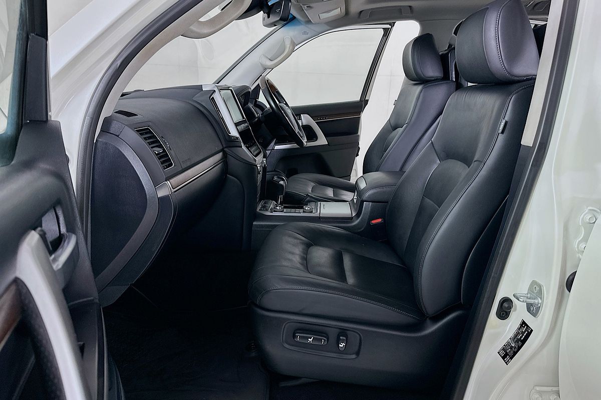 2020 Toyota LANDCRUISER LC200 SAHARA (4x4) VDJ200R