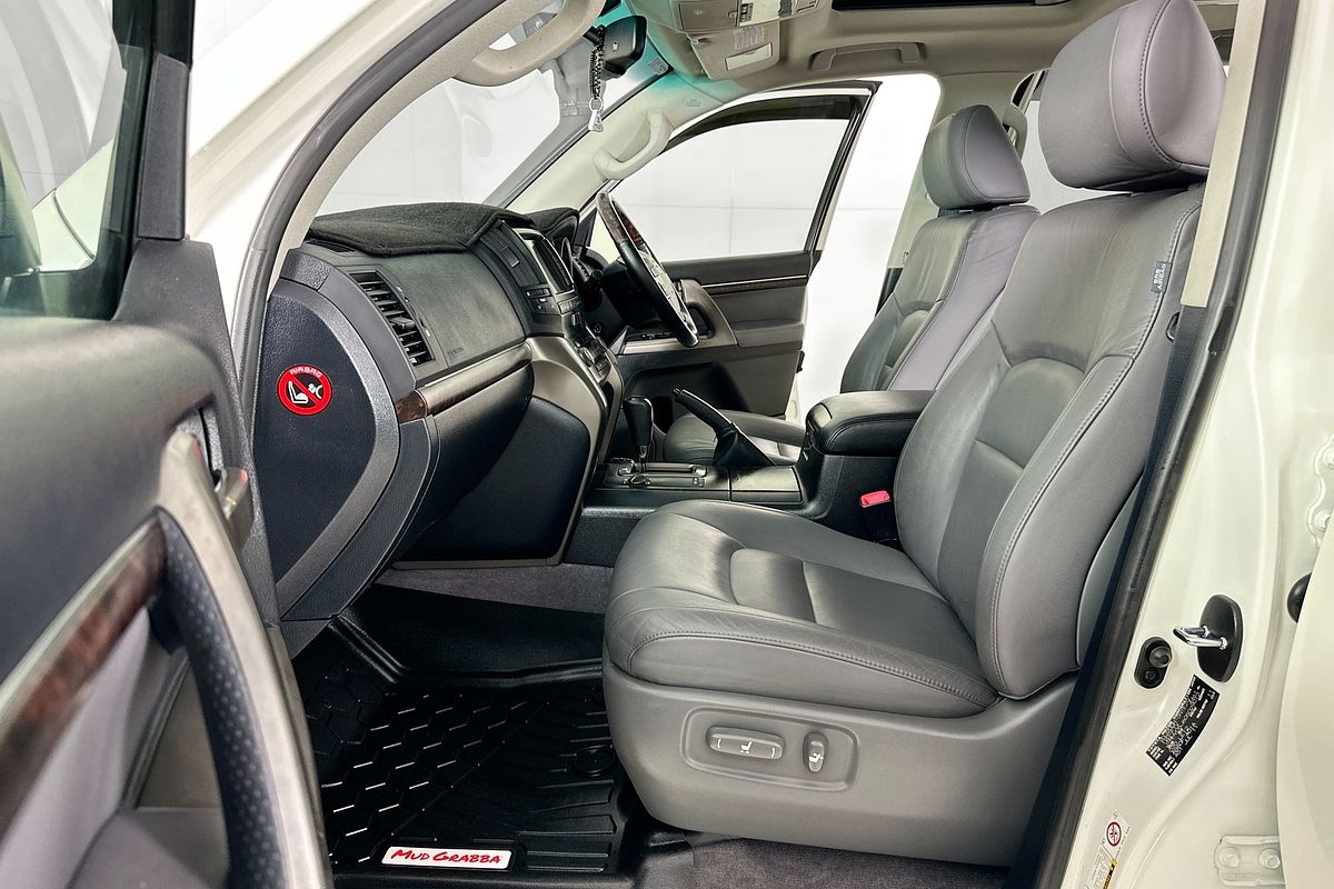 2011 Toyota LANDCRUISER SAHARA (4x4) VDJ200R 09 UPGRADE